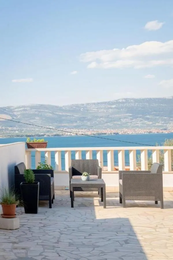 Apartment Ferienwohnung In Arbanija Mit Meerblick, Balkon, Klimaanlage, W-Lan 5137-2 Trogir