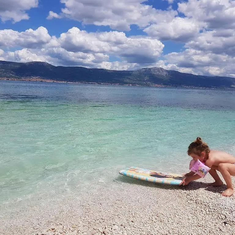 Ferienwohnung In Arbanija Mit Meerblick, Balkon, Klimaanlage, W-Lan 5137-2 Trogir