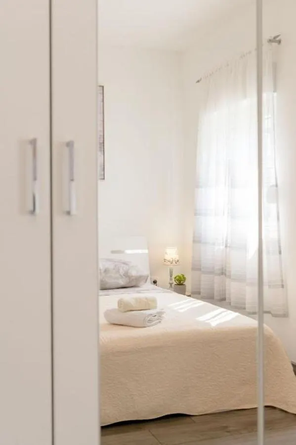 Ferienwohnung In Arbanija Mit Meerblick, Balkon, Klimaanlage, W-Lan 5137-2 Trogir Apartment
