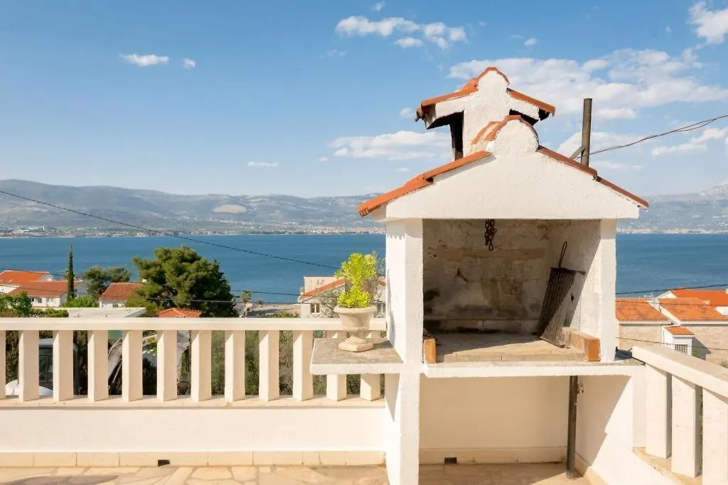 Ferienwohnung In Arbanija Mit Meerblick, Balkon, Klimaanlage, W-Lan 5137-2 Trogir Croatia