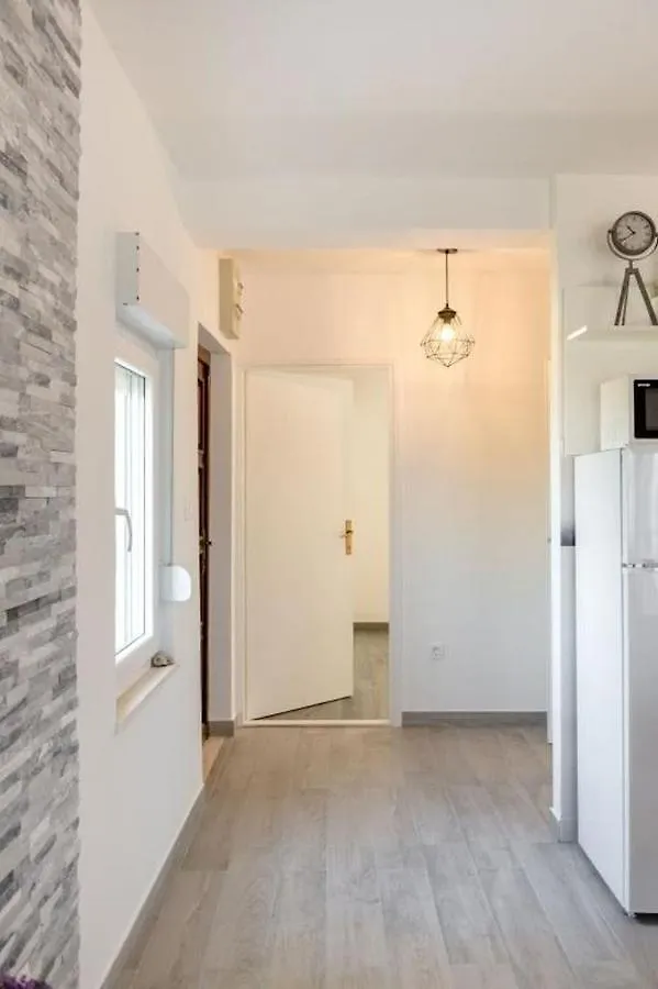Ferienwohnung In Arbanija Mit Meerblick, Balkon, Klimaanlage, W-Lan 5137-2 Trogir