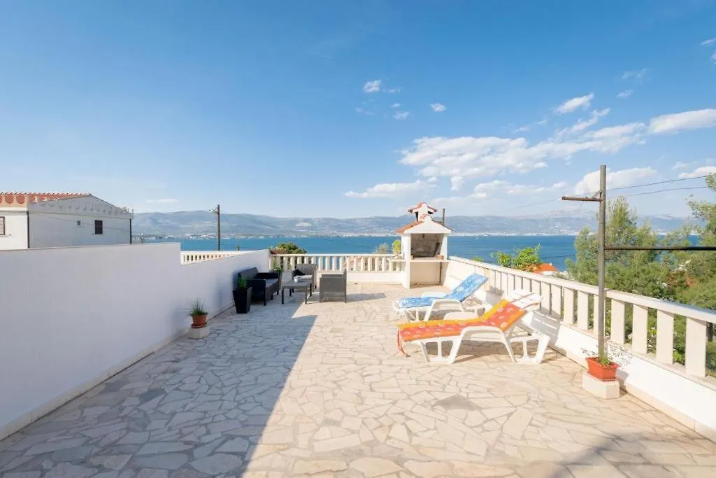 Apartment Ferienwohnung In Arbanija Mit Meerblick, Balkon, Klimaanlage, W-Lan 5137-2 Trogir Croatia